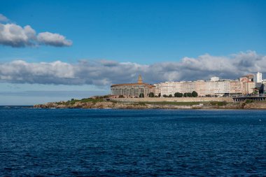Ensenada del Orzn 'dan panoramik manzara. La Corua, İspanya.