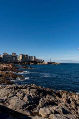 Ensenada del Orzn 'dan panoramik manzara. La Corua, İspanya.