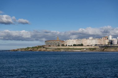 Ensenada del Orzn 'dan panoramik manzara. La Corua, İspanya.