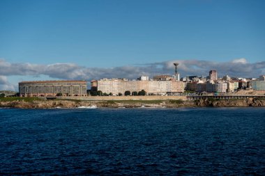 Ensenada del Orzn 'dan panoramik manzara. La Corua, İspanya.