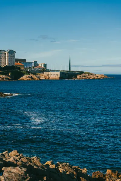 Ensenada del Orzn 'dan panoramik manzara. La Corua, İspanya.