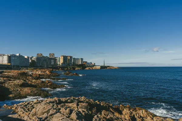 Ensenada del Orzn 'dan panoramik manzara. La Corua, İspanya.
