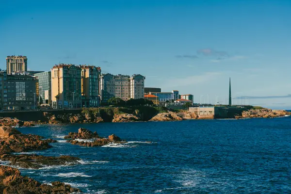 Ensenada del Orzn 'dan panoramik manzara. La Corua, İspanya.