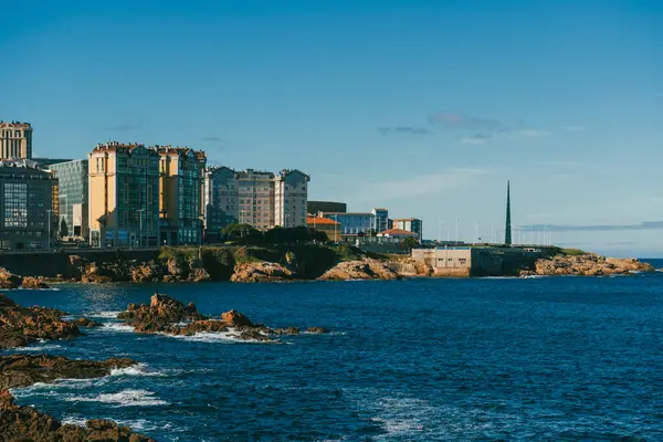 Ensenada del Orzn 'dan panoramik manzara. La Corua, İspanya.