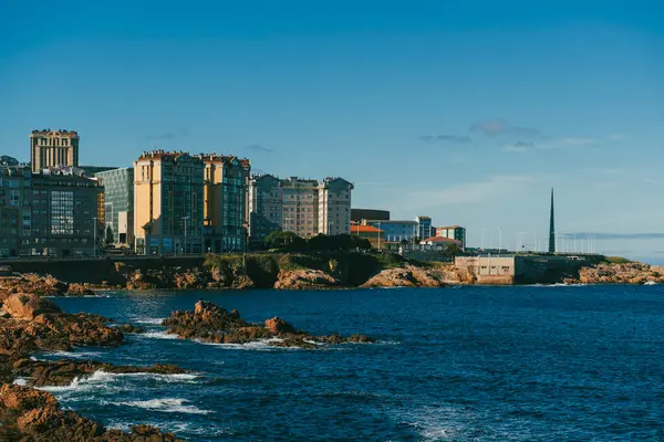 Ensenada del Orzn 'dan panoramik manzara. La Corua, İspanya.
