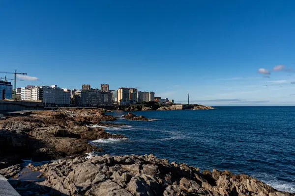 Ensenada del Orzn 'dan panoramik manzara. La Corua, İspanya.