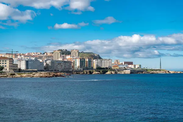 Ensenada del Orzn 'dan panoramik manzara. La Corua, İspanya.