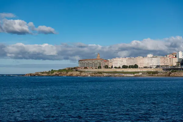 Ensenada del Orzn 'dan panoramik manzara. La Corua, İspanya.