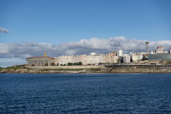Ensenada del Orzn 'dan panoramik manzara. La Corua, İspanya.