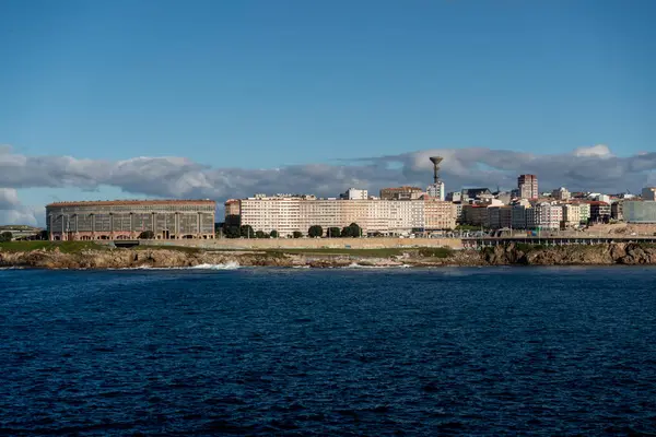 Ensenada del Orzn 'dan panoramik manzara. La Corua, İspanya.