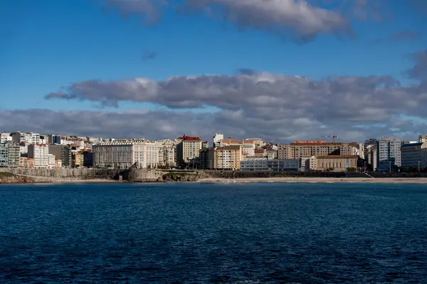 Ensenada del Orzn 'dan panoramik manzara. La Corua, İspanya.