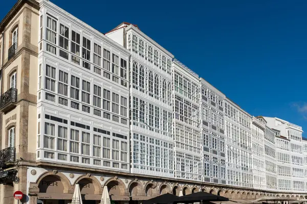 La Coruna, İspanya. 11 Kasım 2024: A Corua ve Marina Caddesi Galerileri. 