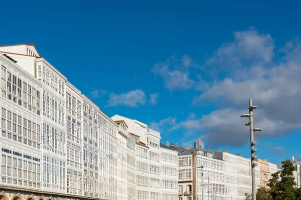 La Coruna, İspanya. 11 Kasım 2024: A Corua ve Marina Caddesi Galerileri. 