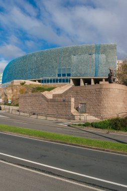 La Coruna, İspanya. 11 Kasım 2024: Domus Müzesi heykeli Fernando Botero.