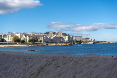 La Coruna, İspanya. 11 Kasım 2024: Riazor plajındaki panoramik manzara.