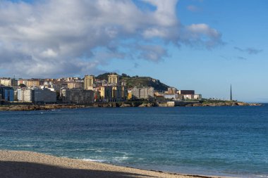 La Coruna, İspanya. 11 Kasım 2024: Riazor plajındaki panoramik manzara.