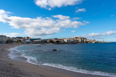 La Coruna, İspanya. 11 Kasım 2024: Riazor plajındaki panoramik manzara.