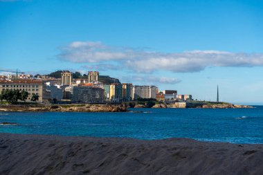 La Coruna, İspanya. 11 Kasım 2024: Riazor plajındaki panoramik manzara.