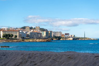 La Coruna, İspanya. 11 Kasım 2024: Riazor plajındaki panoramik manzara.