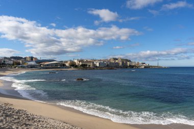 La Coruna, İspanya. 11 Kasım 2024: Riazor plajındaki panoramik manzara.