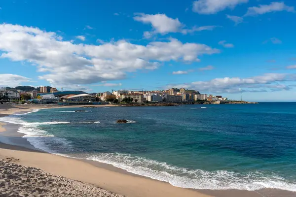 La Coruna, İspanya. 11 Kasım 2024: Riazor plajındaki panoramik manzara.