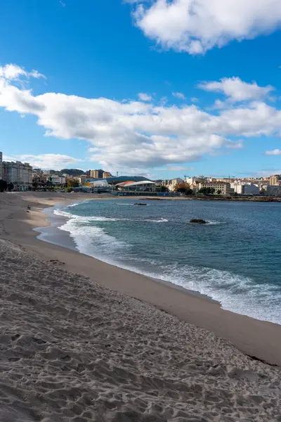 La Coruna, İspanya. 11 Kasım 2024: Riazor plajındaki panoramik manzara.