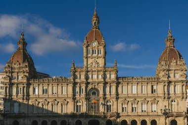 La Coruna, İspanya. 11 Kasım 2024: Maria Pita Meydanı ve Belediye Binası.