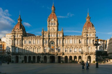 La Coruna, İspanya. 11 Kasım 2024: Maria Pita Meydanı ve Belediye Binası.