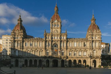 La Coruna, İspanya. 11 Kasım 2024: Maria Pita Meydanı ve Belediye Binası.