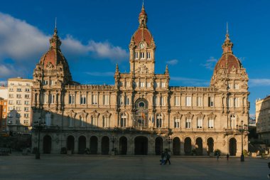 La Coruna, İspanya. 11 Kasım 2024: Maria Pita Meydanı ve Belediye Binası.