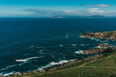Punta Herminia Atlantik Okyanusu 'na bakıyor. La Coruna, İspanya.
