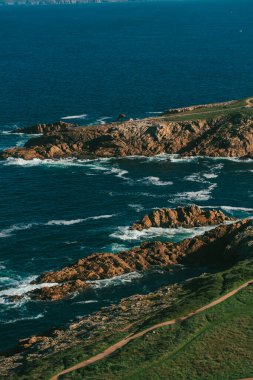 Punta Herminia Atlantik Okyanusu 'na bakıyor. La Coruna, İspanya.
