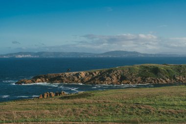 Punta Herminia Atlantik Okyanusu 'na bakıyor. La Coruna, İspanya.