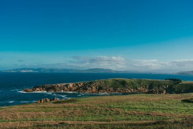 Punta Herminia Atlantik Okyanusu 'na bakıyor. La Coruna, İspanya.