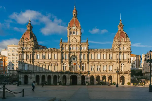 La Coruna, İspanya. 11 Kasım 2024: Maria Pita Meydanı ve Belediye Binası.