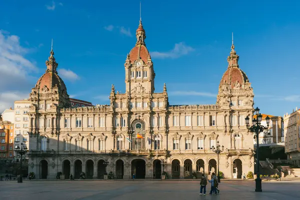 La Coruna, İspanya. 11 Kasım 2024: Maria Pita Meydanı ve Belediye Binası.