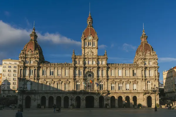 La Coruna, İspanya. 11 Kasım 2024: Maria Pita Meydanı ve Belediye Binası.