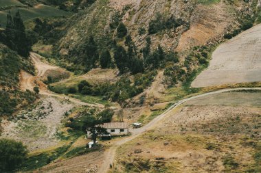 Villa de Leyva, Boyaca, Kolombiya 'ya giden çöl manzarası yolu..
