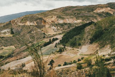 Villa de Leyva, Boyaca, Kolombiya 'ya giden çöl manzarası yolu..