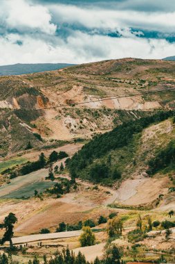 Villa de Leyva, Boyaca, Kolombiya 'ya giden çöl manzarası yolu..