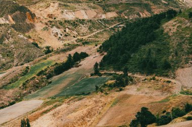 Villa de Leyva, Boyaca, Kolombiya 'ya giden çöl manzarası yolu..