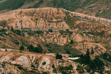Villa de Leyva, Boyaca, Kolombiya 'ya giden çöl manzarası yolu..