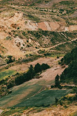 Villa de Leyva, Boyaca, Kolombiya 'ya giden çöl manzarası yolu..