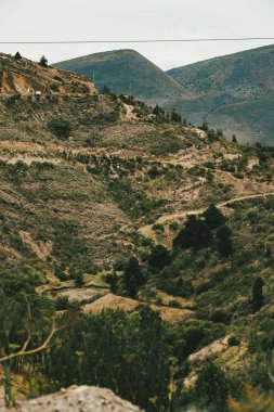 Villa de Leyva, Boyaca, Kolombiya 'ya giden çöl manzarası yolu..