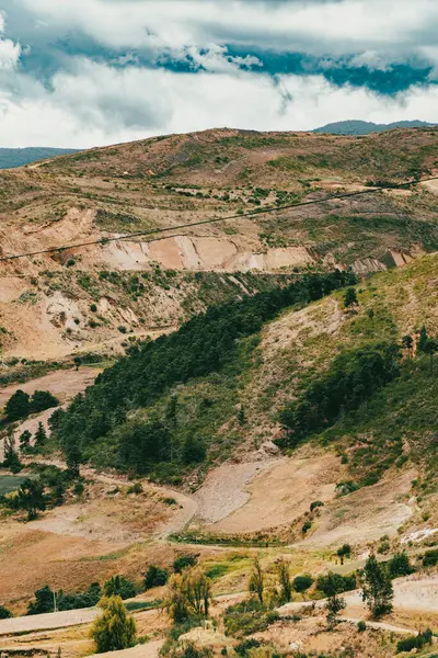 Villa de Leyva, Boyaca, Kolombiya 'ya giden çöl manzarası yolu..