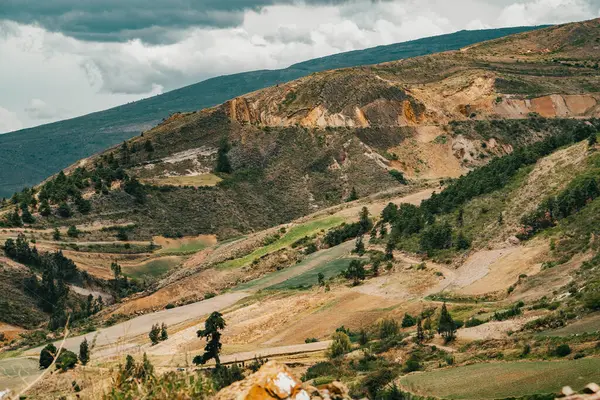 Villa de Leyva, Boyaca, Kolombiya 'ya giden çöl manzarası yolu..
