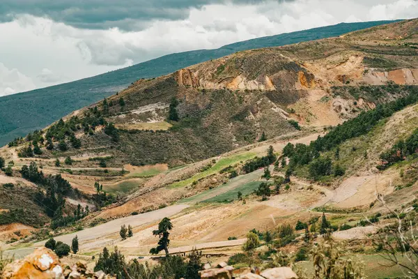 Villa de Leyva, Boyaca, Kolombiya 'ya giden çöl manzarası yolu..