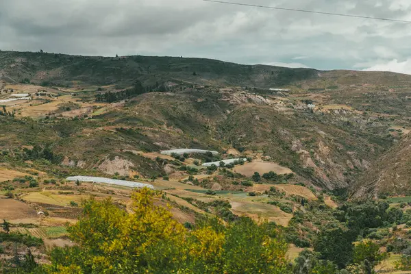 Villa de Leyva, Boyaca, Kolombiya 'ya giden çöl manzarası yolu..