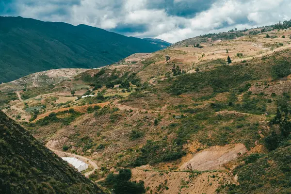 Villa de Leyva, Boyaca, Kolombiya 'ya giden çöl manzarası yolu..