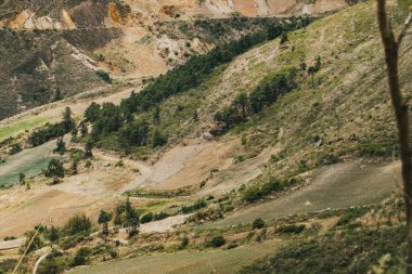 Villa de Leyva, Boyaca, Kolombiya 'ya giden çöl manzarası yolu..